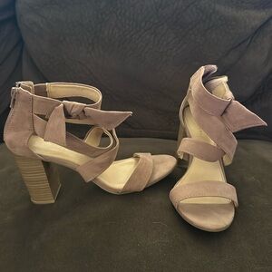 Size 8 light pink Lauren Conrad heels